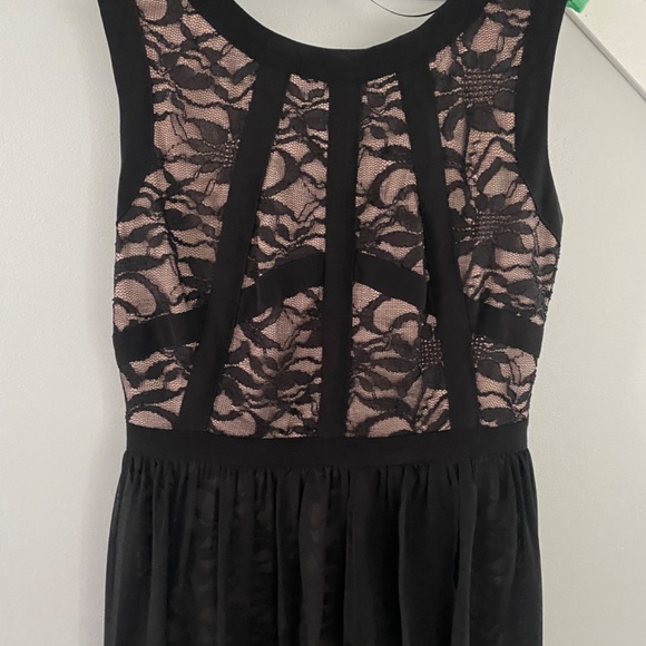 Dress - Picture 3 of 7